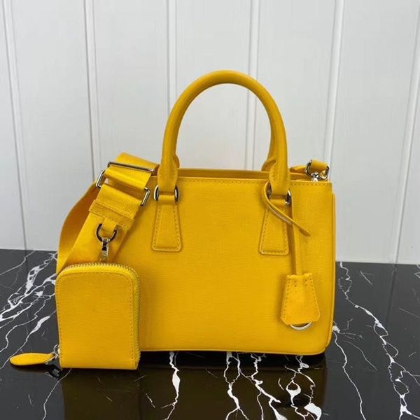 mini brand shoulder designer arrival bag fashion new women's bag genuine leather straps webbing 2021 with and purse xnltp, Red;black
mini brand shoulder designer arrival bag fashion new women's bag genuine leather straps webbing 2021 with and purse xnltp, Red;black