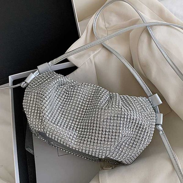 luxury diamond cloud bags lady crossbody bags fashion shoulder handbags female travel cross body bag
luxury diamond cloud bags lady crossbody bags fashion shoulder handbags female travel cross body bag