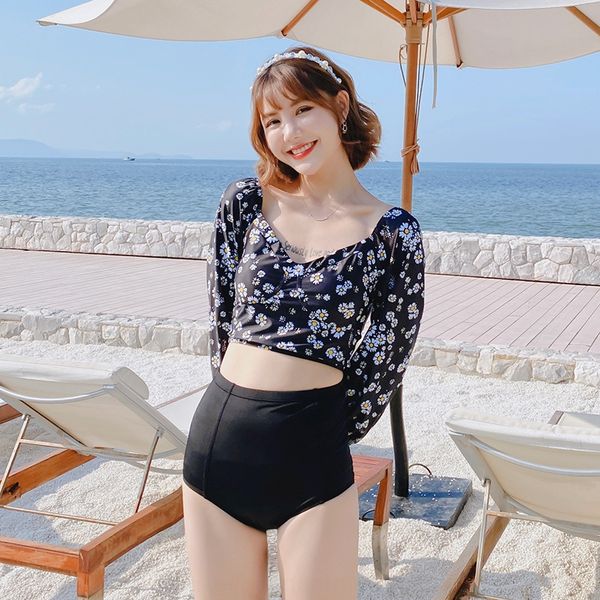 women's slim 2020 split long sleeve small chest swimsuit gathered swimsuit, White;black
women's slim 2020 split long sleeve small chest swimsuit gathered swimsuit, White;black