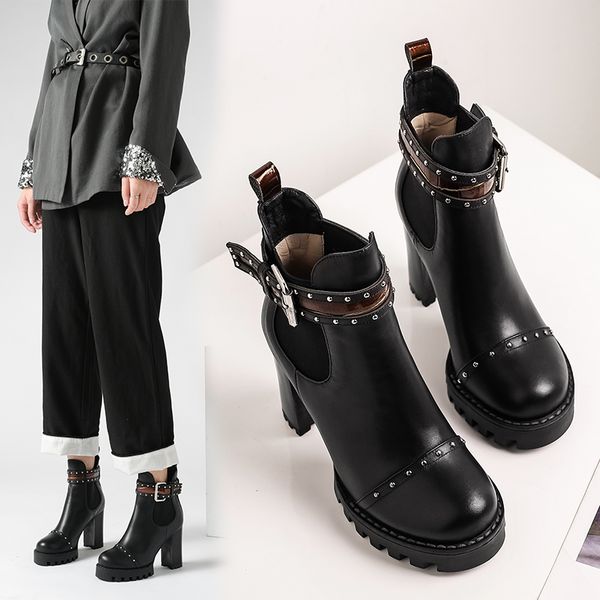 2020 new winter high heels shoes women's ankle boots cow leather rivet decoration buckle motorcycle boots botas mujer, Black
2020 new winter high heels shoes women's ankle boots cow leather rivet decoration buckle motorcycle boots botas mujer, Black
