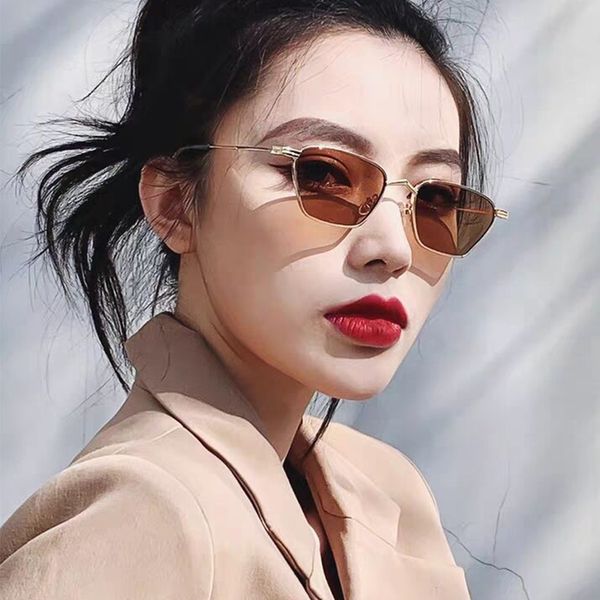 классический малый каркас cat eye солнцезащитные очки женщины / мужчины марка дизайнер сплава зеркало вс очки урожай modis óculos, White;black
классический малый каркас cat eye солнцезащитные очки женщины / мужчины марка дизайнер сплава зеркало вс очки урожай modis óculos, White;black