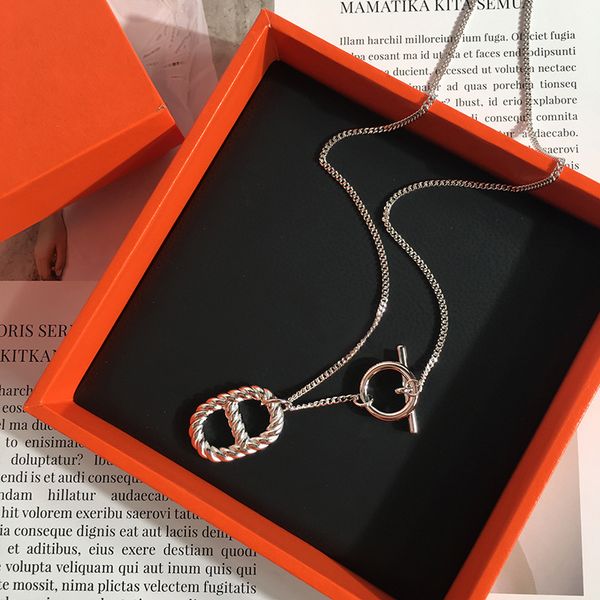 2020 fashion jewelry independent design style elegant smooth mahua pig nose ot button clavicle h necklace designer jewelry iced out chains, Silver
2020 fashion jewelry independent design style elegant smooth mahua pig nose ot button clavicle h necklace designer jewelry iced out chains, Silver