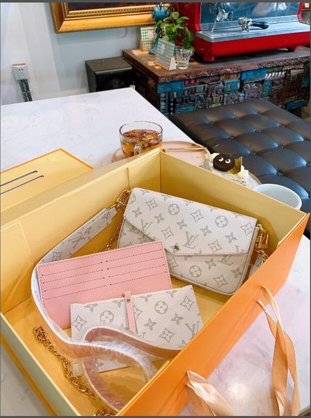 selling new 2020 wild lady classic handbag wallet lady new classic women wallet shoulder bag business bag letter bag
selling new 2020 wild lady classic handbag wallet lady new classic women wallet shoulder bag business bag letter bag