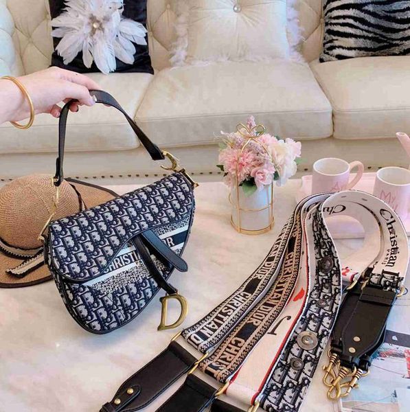 luxury leather womens shoulder fashion crossbody leather chain women bag clutch leather handbag - 18512
luxury leather womens shoulder fashion crossbody leather chain women bag clutch leather handbag - 18512