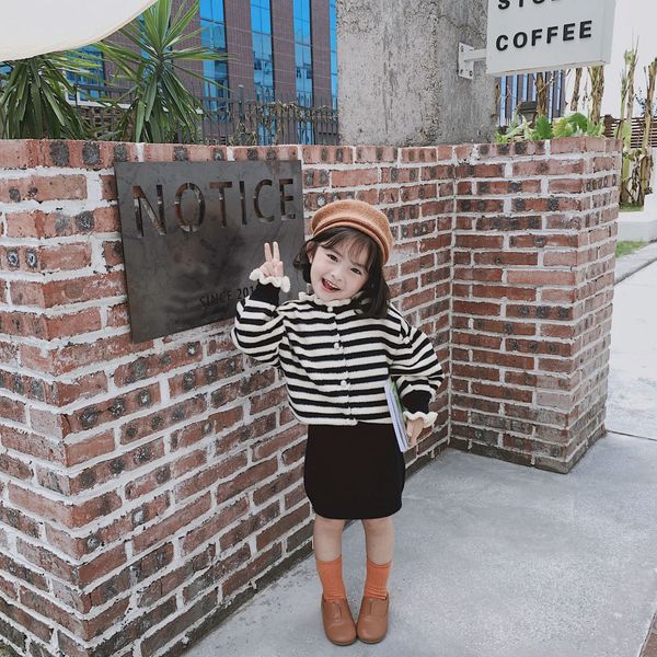 new girls autumn wood ear lace knitted cardigan coat with short skirt suits kids striped double-sided sweater two-pieces sets t200413, White
new girls autumn wood ear lace knitted cardigan coat with short skirt suits kids striped double-sided sweater two-pieces sets t200413, White