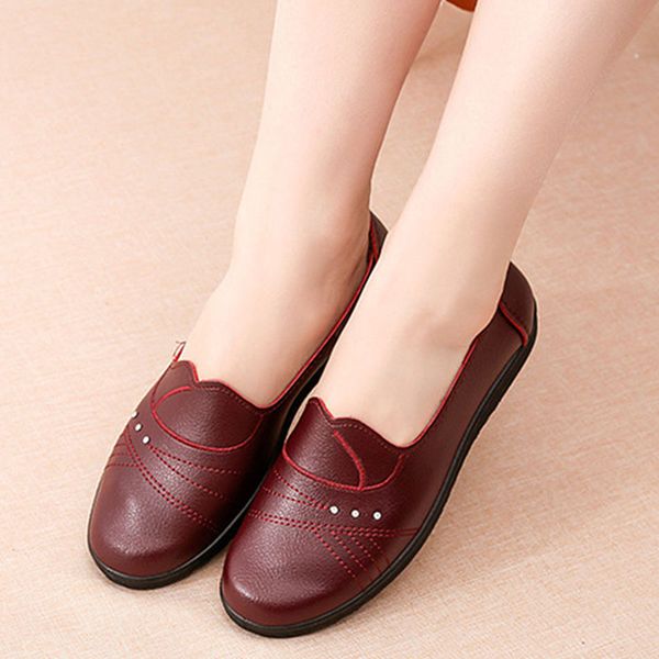 autumn women flat shoes leather casual loafers female fashion slip on moccasins mother shoes comfort ladies footwear, Black
autumn women flat shoes leather casual loafers female fashion slip on moccasins mother shoes comfort ladies footwear, Black