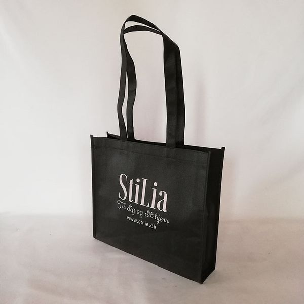 500pcs / серия заказ корзина нетканые сумки рекламные tote сумки trade show многоразовые boutique и магазина подарков
500pcs / серия заказ корзина нетканые сумки рекламные tote сумки trade show многоразовые boutique и магазина подарков