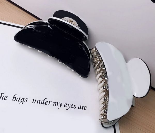 7x3.5cm acrylic black and white letter hair grip hair claw clamp hairpiece headgear fashion ornaments counter gift 4pcs/lot, Slivery;golden
7x3.5cm acrylic black and white letter hair grip hair claw clamp hairpiece headgear fashion ornaments counter gift 4pcs/lot, Slivery;golden