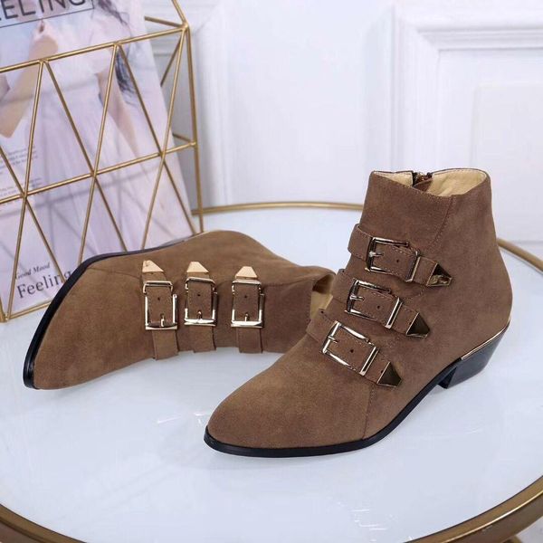 chic branded women wonderland ranger lace-up boot designer lady glazed leather flat heel rubber outsole boots size eu35-42, Black
chic branded women wonderland ranger lace-up boot designer lady glazed leather flat heel rubber outsole boots size eu35-42, Black
