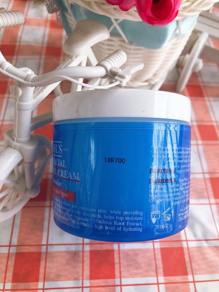 Dropshipping Kiehl Ultra Facial Oil-free Gel Cream Fresh Hydration for normal to oily skin type Facial Moisturizing Cream 125ml
Dropshipping Kiehl Ultra Facial Oil-free Gel Cream Fresh Hydration for normal to oily skin type Facial Moisturizing Cream 125ml