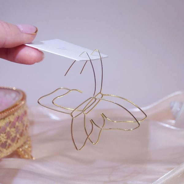 2020 japan and south korea fashion jewelry exaggerated large metal lines golden butterfly female earrings, Silver
2020 japan and south korea fashion jewelry exaggerated large metal lines golden butterfly female earrings, Silver