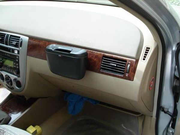 multi function hanging type vehicle mounted garbage can sticky type bucket for storing garbage in vehicle
multi function hanging type vehicle mounted garbage can sticky type bucket for storing garbage in vehicle