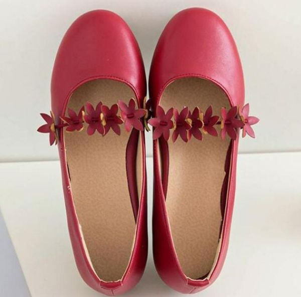 2018 flower women's shoes in spring and autumn with new style flat bottom round head shallow mouth, Black
2018 flower women's shoes in spring and autumn with new style flat bottom round head shallow mouth, Black