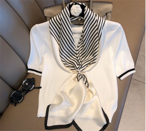 new 2019 europe and america wholesale 90*90 silk scarves imitation silk printed fashionable versatile black and white stripe square, Blue;gray
new 2019 europe and america wholesale 90*90 silk scarves imitation silk printed fashionable versatile black and white stripe square, Blue;gray