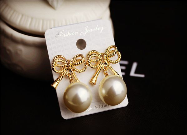 wholesale-new trendy fashion luxury designer cute sweet beautiful geometric bow elegant pearl stud earrings for woman silver pin, Golden;silver
wholesale-new trendy fashion luxury designer cute sweet beautiful geometric bow elegant pearl stud earrings for woman silver pin, Golden;silver