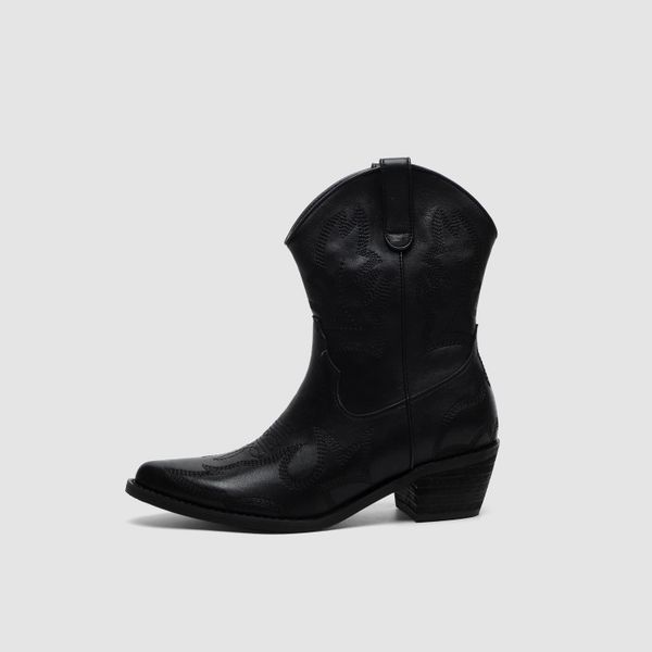 2019 sheepskin leather motorcycle boots ankle booties 5.5cm high heels shoes pillage toes black embroider size 34-39 black 01
2019 sheepskin leather motorcycle boots ankle booties 5.5cm high heels shoes pillage toes black embroider size 34-39 black 01