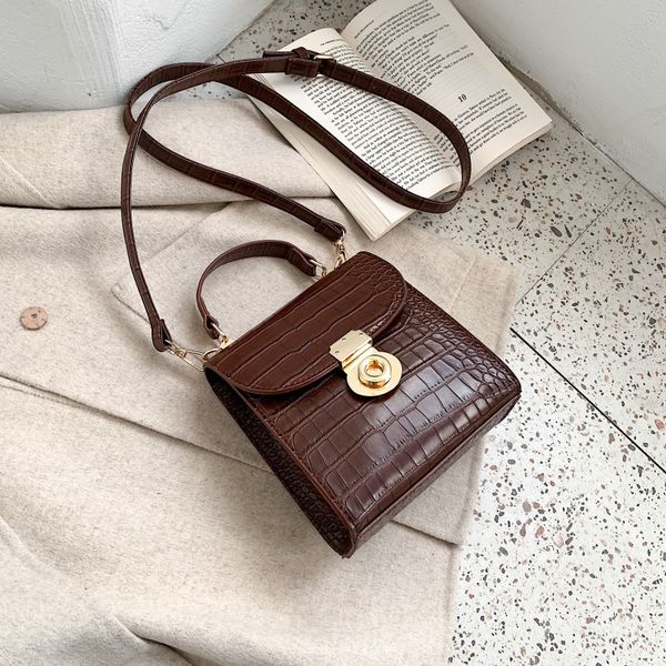 небольшой искусственная кожа crossbody сумки для женщин 2019 цепи плеча сумка дамы путешествия цепи сумки мода
небольшой искусственная кожа crossbody сумки для женщин 2019 цепи плеча сумка дамы путешествия цепи сумки мода