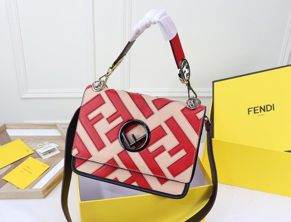 womens one-shoulder bag carefully made with a slanted shoulder chain of white-collar ladies must use fashionable caviar size:25x19x10cm
womens one-shoulder bag carefully made with a slanted shoulder chain of white-collar ladies must use fashionable caviar size:25x19x10cm