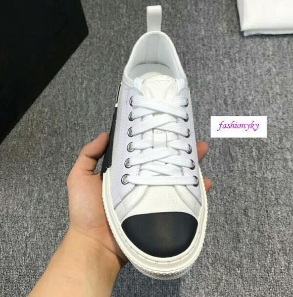 classics b23 "single m classic as the main vision, in the way of large-area printing on the upper lovers size 39with box, Black
classics b23 "single m classic as the main vision, in the way of large-area printing on the upper lovers size 39with box, Black