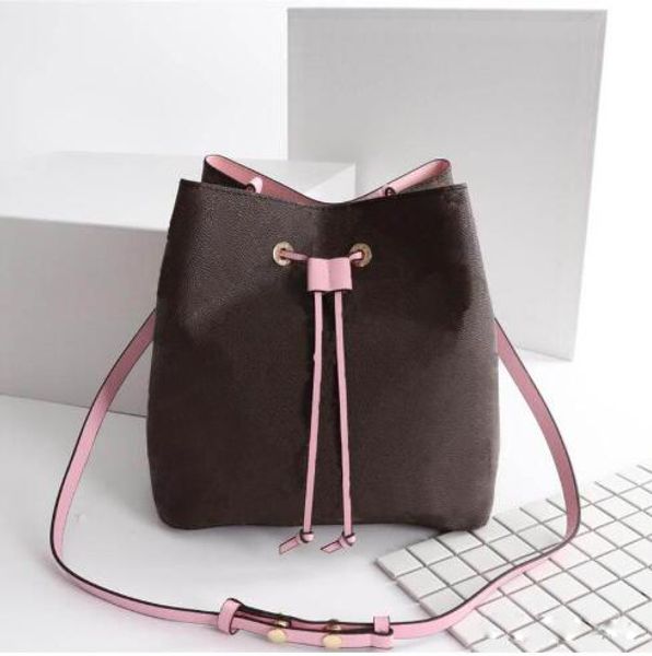 2019 women bucket bags fashion style leather crossbody totes bag for ladies size 26*22*27cm
2019 women bucket bags fashion style leather crossbody totes bag for ladies size 26*22*27cm