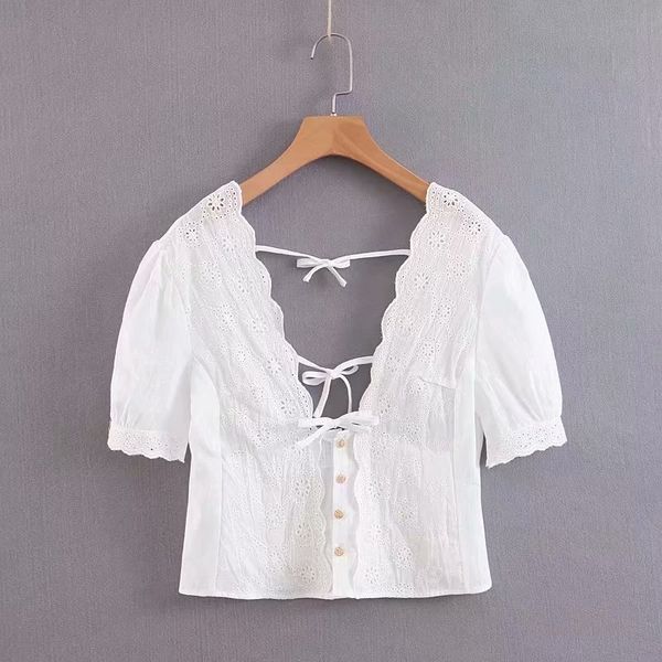 2020 women deep v neck hollow out embroidery white blouse female elegant short sleeve buttons shirt chic blusas ls6696
2020 women deep v neck hollow out embroidery white blouse female elegant short sleeve buttons shirt chic blusas ls6696