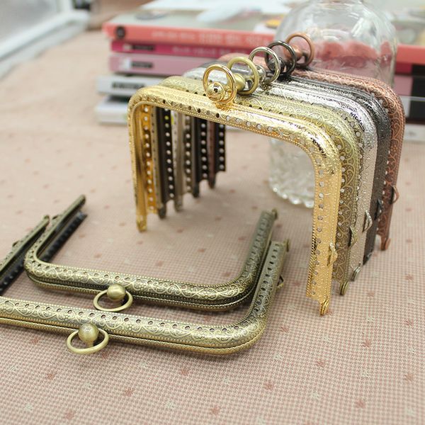 pearl buttons long foot square bronze deep decorative pattern binaural gold sewing kit card package case export of gold 11/13/15, Black
pearl buttons long foot square bronze deep decorative pattern binaural gold sewing kit card package case export of gold 11/13/15, Black