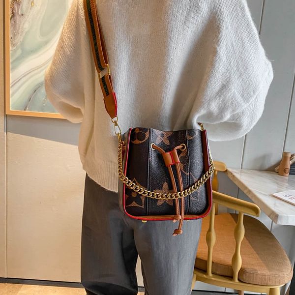 2020 new style luxury handbags famous brand women bags designer lady classic letter shoulder crossbody bags leather women messenger handbags
2020 new style luxury handbags famous brand women bags designer lady classic letter shoulder crossbody bags leather women messenger handbags
