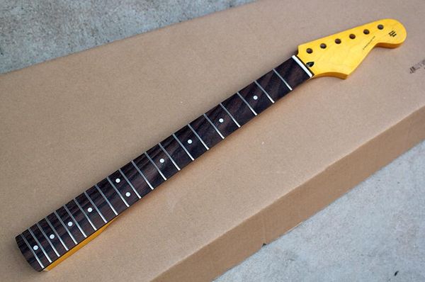 cuello de guitarra eléctrica con fretboard rosewood cuello de arce amarillo, 21 лад, 6 куэрд, ofreciendo servicios personalizados
cuello de guitarra eléctrica con fretboard rosewood cuello de arce amarillo, 21 лад, 6 куэрд, ofreciendo servicios personalizados
