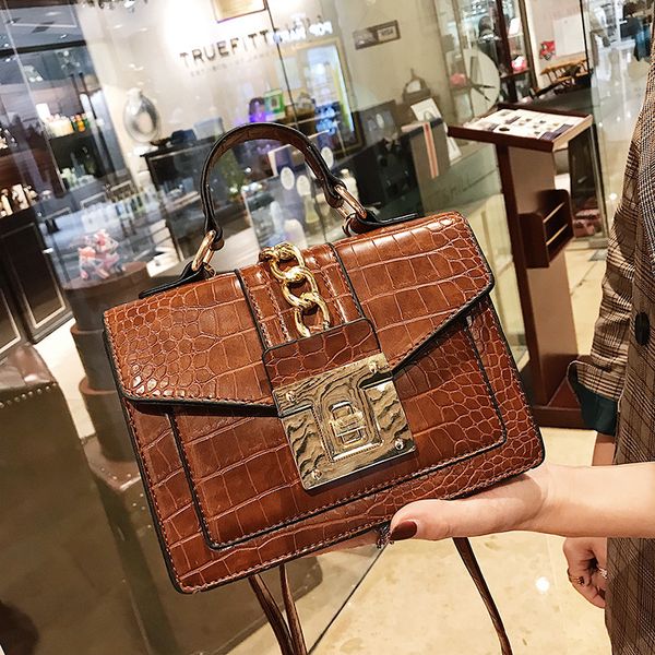2020 new crossbody fashion lock clutch hand embossed small square bag women handbags shoulder bag
2020 new crossbody fashion lock clutch hand embossed small square bag women handbags shoulder bag