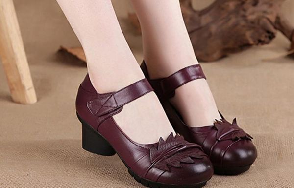 2019 women's shoes in spring and autumn with new style middle heel coarse heel round head mother shoes @ee692692, Black
2019 women's shoes in spring and autumn with new style middle heel coarse heel round head mother shoes @ee692692, Black