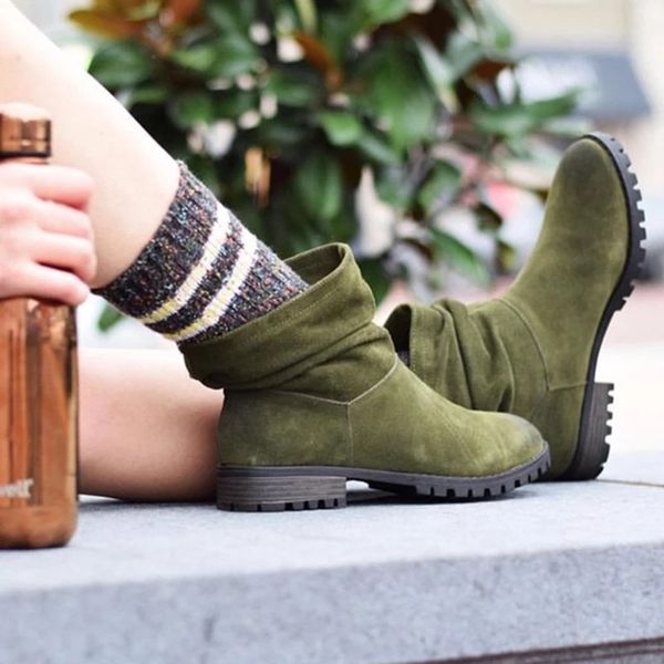 2019 new autumn winter women boots ladies shoes european boots suede leather ankle with thick scrub suede short, Black
2019 new autumn winter women boots ladies shoes european boots suede leather ankle with thick scrub suede short, Black