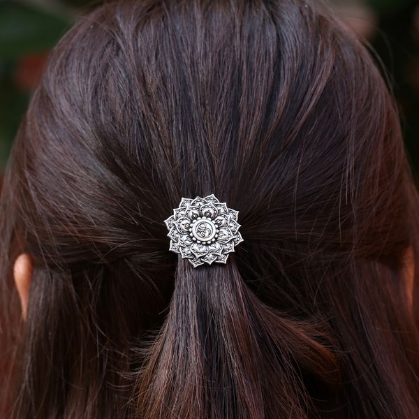 vintage antique silver yoga chakra mandala om amulet lotus hair clip women hair headdress hairpin jewelry jewelry hairpin, Golden;white
vintage antique silver yoga chakra mandala om amulet lotus hair clip women hair headdress hairpin jewelry jewelry hairpin, Golden;white