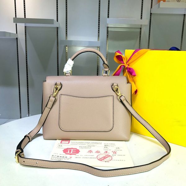 new quality 2020 m55060 woc wave bumbag calfskin leather belt bag waist handbags with dust bag dhl ing
new quality 2020 m55060 woc wave bumbag calfskin leather belt bag waist handbags with dust bag dhl ing