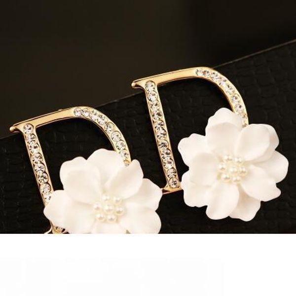 european brand letter d pattern stud earrings for women white flower stud earrings 18k gold plated korean fashion jewelry accessories, Golden;silver
european brand letter d pattern stud earrings for women white flower stud earrings 18k gold plated korean fashion jewelry accessories, Golden;silver