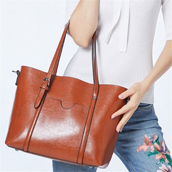 designer handbags women shoulder bags oil wax pu leather large capacity tote bag drop shipping
designer handbags women shoulder bags oil wax pu leather large capacity tote bag drop shipping