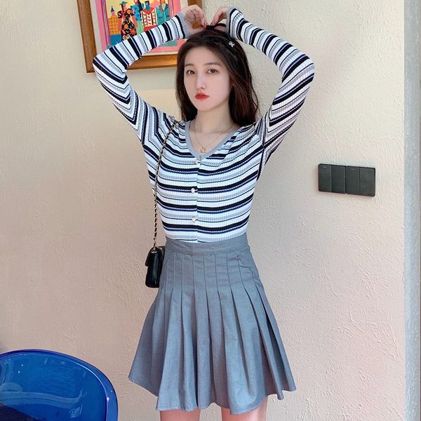 french niche gentle wind contrasting color striped v-neck long-sleeved sweater all-match slim slimming bottoming shirt for women, White
french niche gentle wind contrasting color striped v-neck long-sleeved sweater all-match slim slimming bottoming shirt for women, White