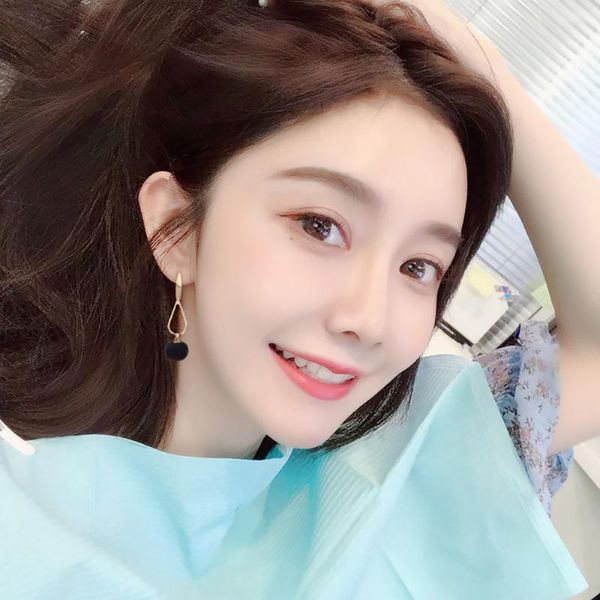 2018 new plush ball drop earrings for women personality round tassel drop long earring jewelry for ladies gifts bijoux female, Silver
2018 new plush ball drop earrings for women personality round tassel drop long earring jewelry for ladies gifts bijoux female, Silver