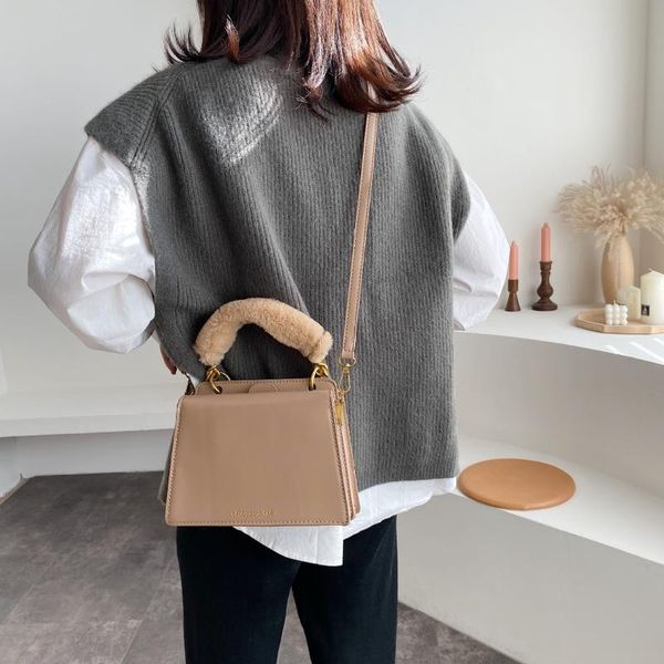 новая мода женские сумки на ремне, корейский сплошной цвет маленький квадрат сумка повседневный плеча
новая мода женские сумки на ремне, корейский сплошной цвет маленький квадрат сумка повседневный плеча