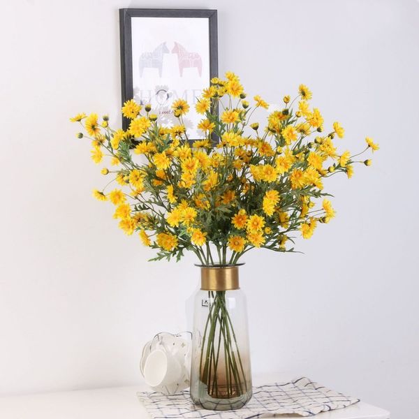 5pcs high grade simulation daisy silk clove chrysanthemum pgraphy props wedding home party scenes layout decorative flowers
5pcs high grade simulation daisy silk clove chrysanthemum pgraphy props wedding home party scenes layout decorative flowers