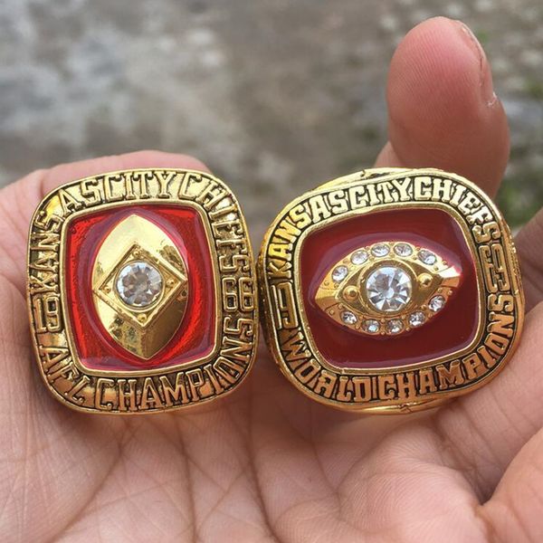 2pcs/set 1966 1969 kansas city football world championship ring wholesale ing, Golden;silver
2pcs/set 1966 1969 kansas city football world championship ring wholesale ing, Golden;silver