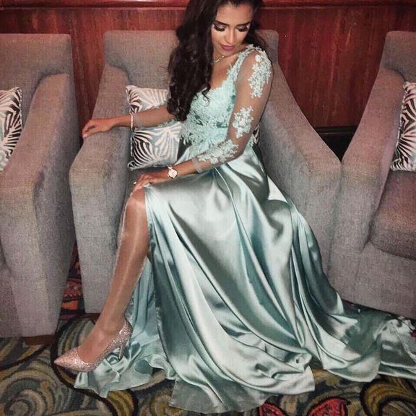 new a line prom dresses 2020 long sleeve evening dress lace applique split party gowns custom made vestidos de fiesta, White;black
new a line prom dresses 2020 long sleeve evening dress lace applique split party gowns custom made vestidos de fiesta, White;black