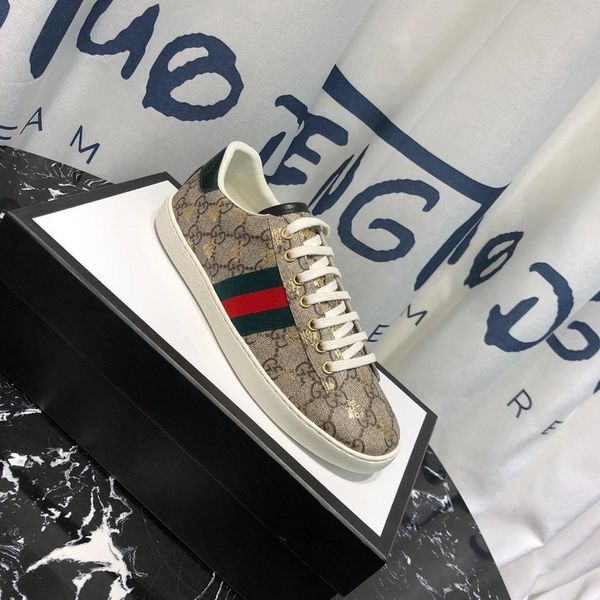 2019k limited edition luxury designers men and women casual shoes couple shoes fashion wild sports shoes size: 35-46
2019k limited edition luxury designers men and women casual shoes couple shoes fashion wild sports shoes size: 35-46