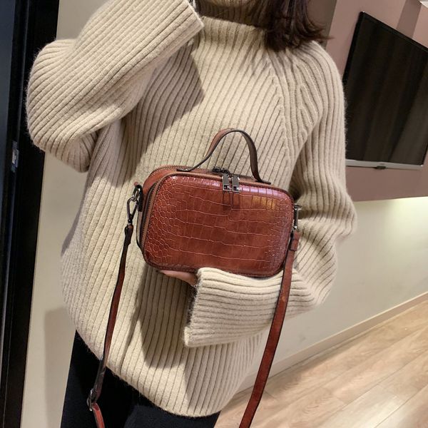 2018 new women's shoulder bag korean fashion crocodile pattern handbag fashionable wild messenger small square bag handbag
2018 new women's shoulder bag korean fashion crocodile pattern handbag fashionable wild messenger small square bag handbag