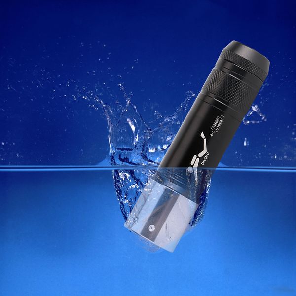 new pattern led major t6 diving flashlight outdoors under water motion light flashlight 26650 charge diving lamp 
new pattern led major t6 diving flashlight outdoors under water motion light flashlight 26650 charge diving lamp