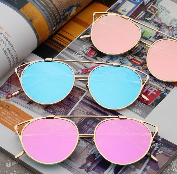 maxi dazzling color sunglasses metal round hollow full frame sunglass, White;black
maxi dazzling color sunglasses metal round hollow full frame sunglass, White;black