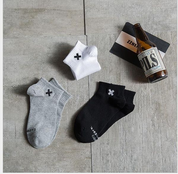 new male and female socks embroidery x-letter chao brand socks sports skateboard socks, Black
new male and female socks embroidery x-letter chao brand socks sports skateboard socks, Black