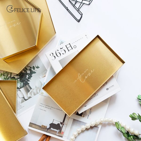 nordic geometric gold tray metal storage tray fruit jewelry dish plate deskmakeup organizer home party decoration trays
nordic geometric gold tray metal storage tray fruit jewelry dish plate deskmakeup organizer home party decoration trays