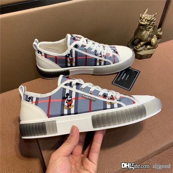 the new luxury designer men's casual shoes cowhide fabric pigskin lining fashionable and comfortable trendy size38-44
the new luxury designer men's casual shoes cowhide fabric pigskin lining fashionable and comfortable trendy size38-44