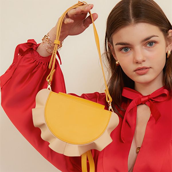 ruffled color matching shoulder bag fashion women messenger bag solid color half moon small bags elegant ladies purse
ruffled color matching shoulder bag fashion women messenger bag solid color half moon small bags elegant ladies purse