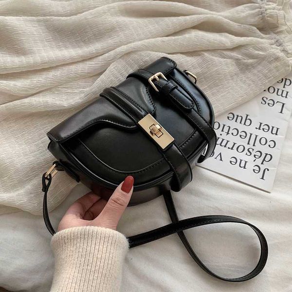 good quality pu leather crossbody bags for women 2020 cross lock design single shoulder bag female small saddle pouch
good quality pu leather crossbody bags for women 2020 cross lock design single shoulder bag female small saddle pouch